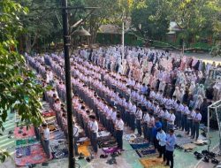 Shalat Istisqa’ di SMA Negeri 2 Enrekang