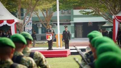 Danrem 142/Tatag Pimpin Upacara HUT Ke-81 TNI, Teguhkan Semangat TNI Kuat Bersama Rakyat  