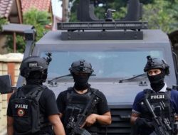 Tak Ada Angin Tak Ada Hujan, Mendadak Densus 88 Tangkap Belasan Terduga Teroris di 6 Provinsi
